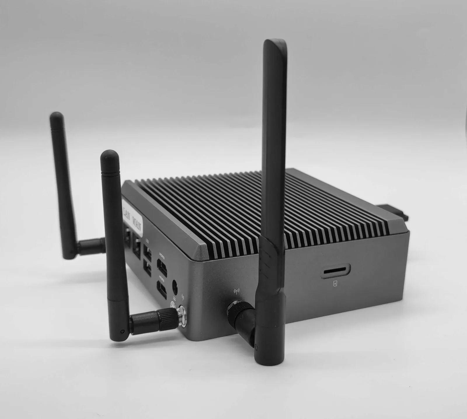 IT×OTの新たな融合：LoRaWAN対応VPNルータアプライアンスの開発