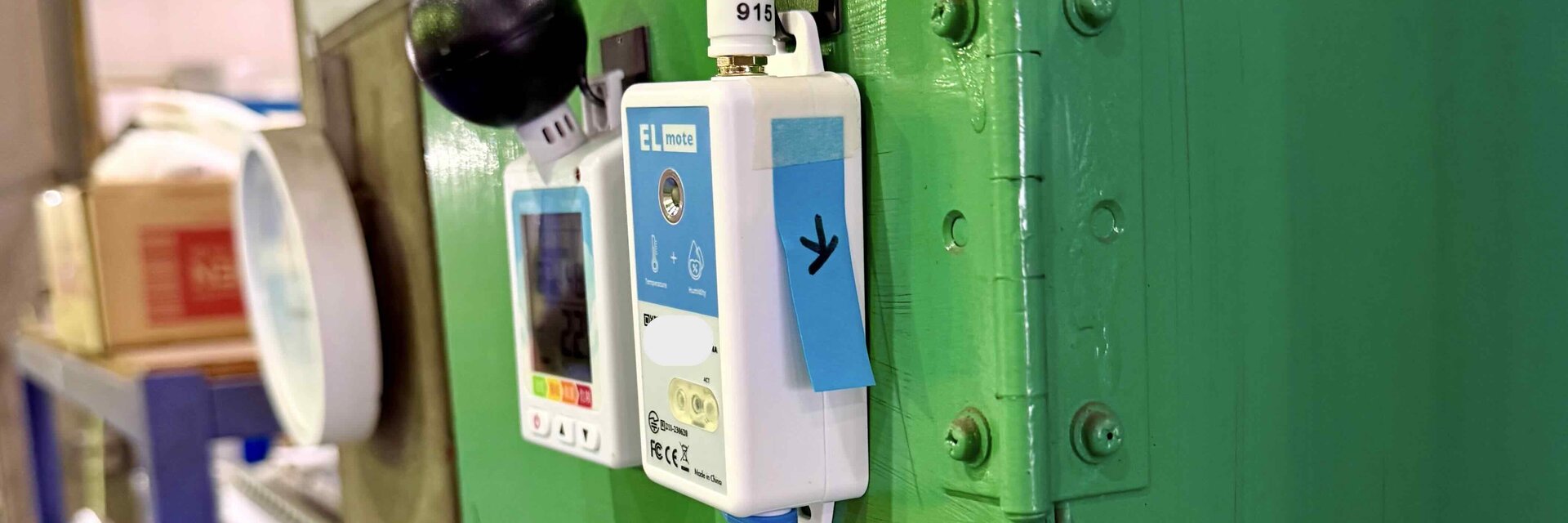 屋内寄り作業現場に設置した LoRaWAN 温湿度センサー
